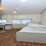 2U Guesthouse