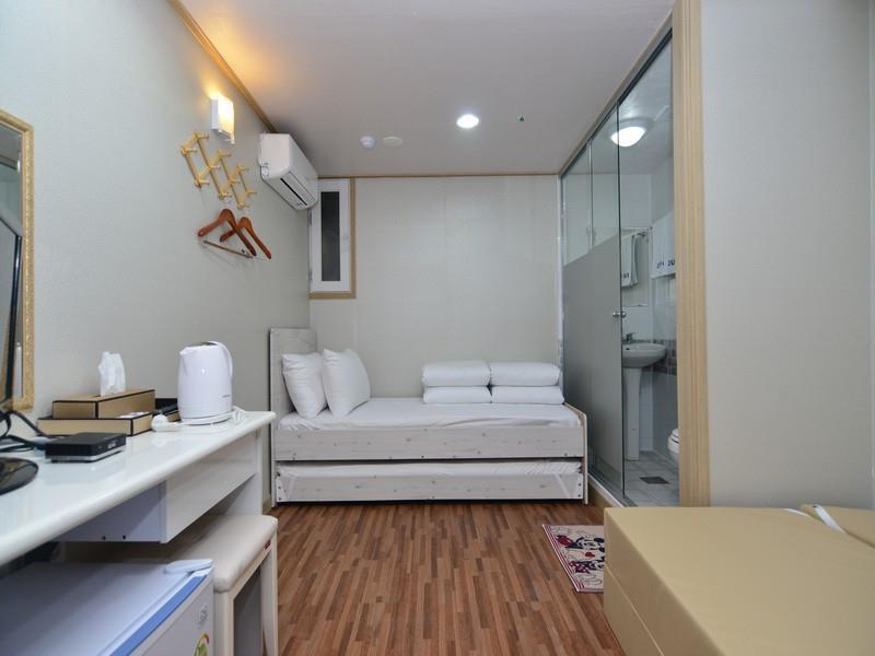 2u Hotel