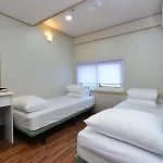 2U Guesthouse